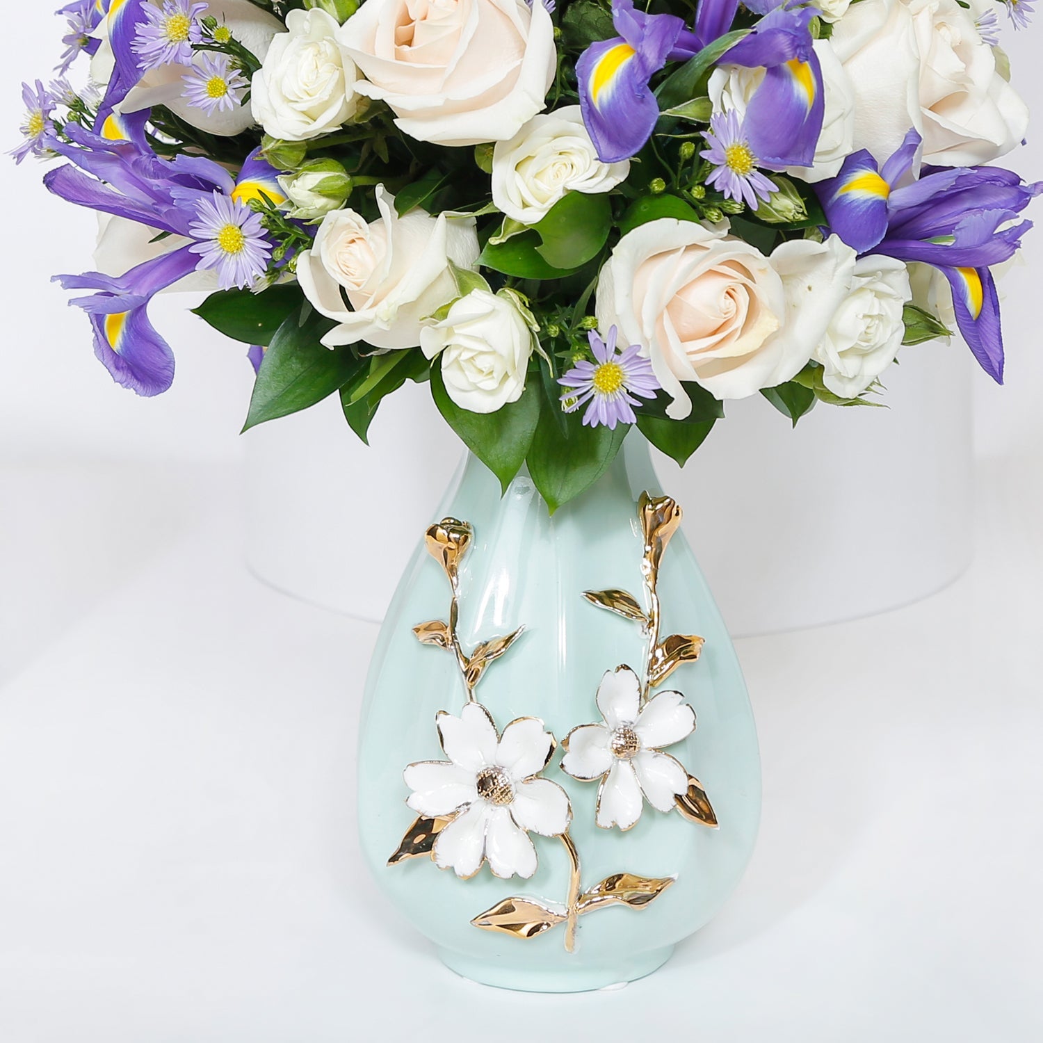 White & Blue Flowers for Umrah