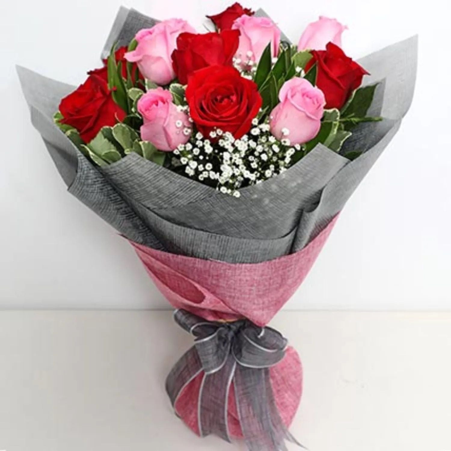 12 Mix Roses Hand Bouquet
