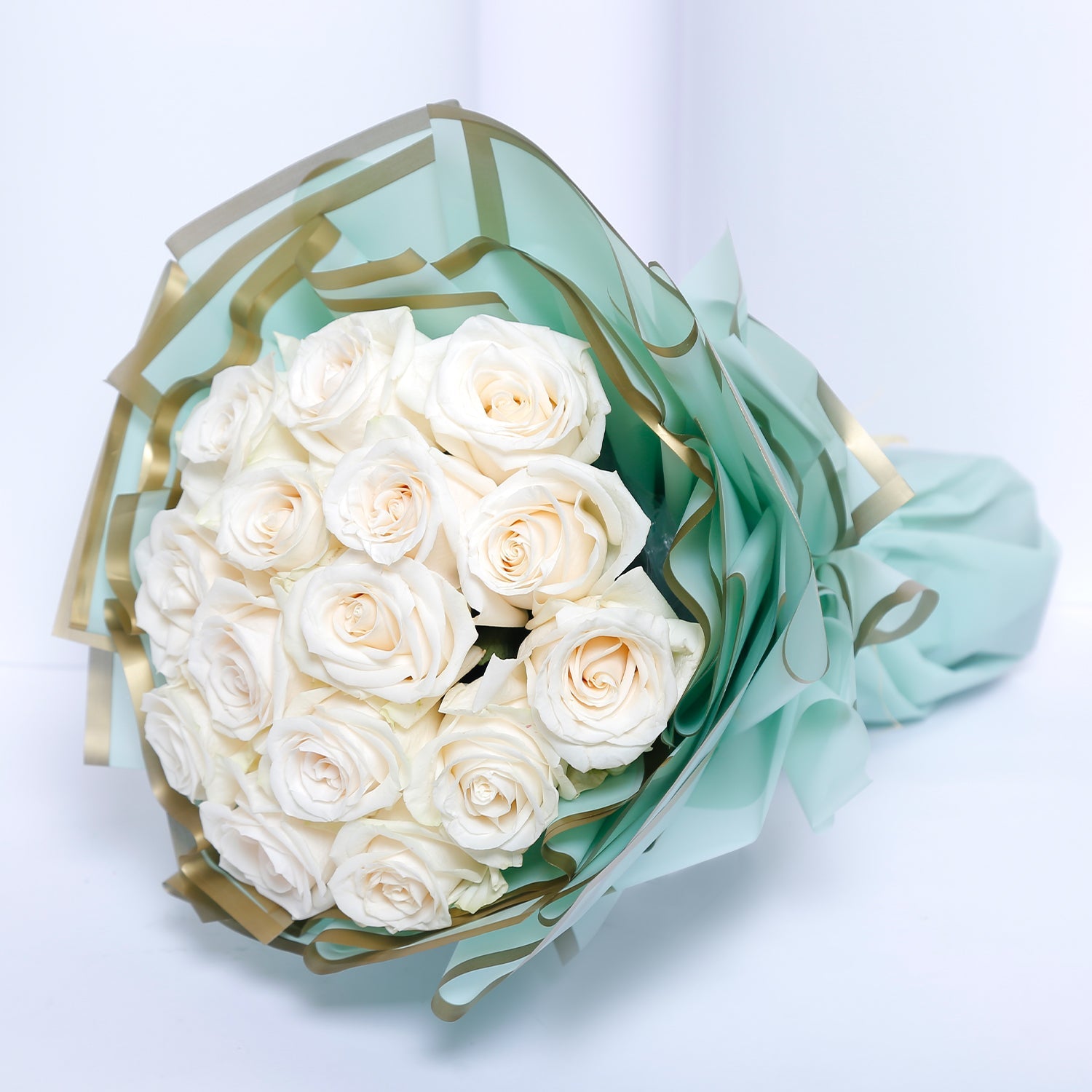 15 White Roses Bouquet