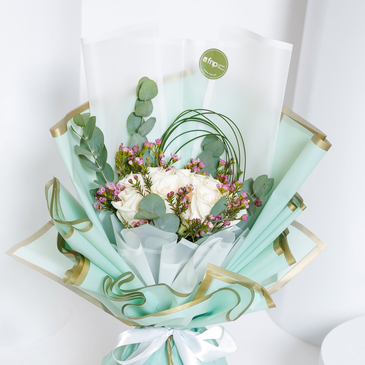 15 White Roses Hand Bouquet