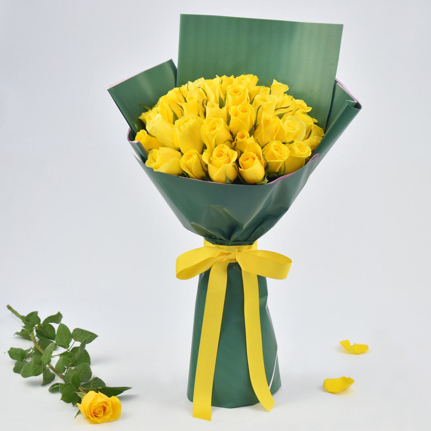 35 Yellow Roses Bouquet