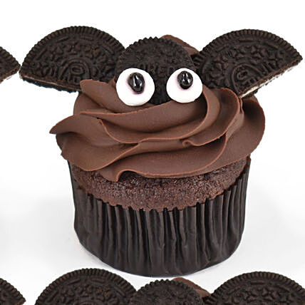 4 Bat Cup Cakes