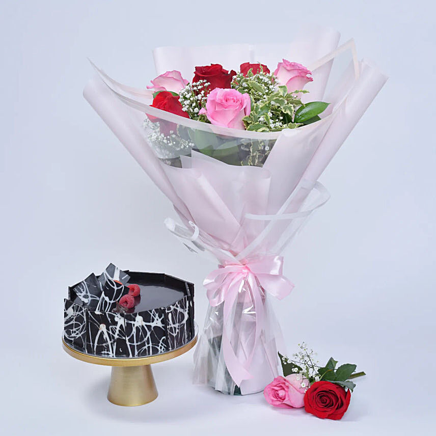Beautiful Roses Bouquet With Chocolate Cake