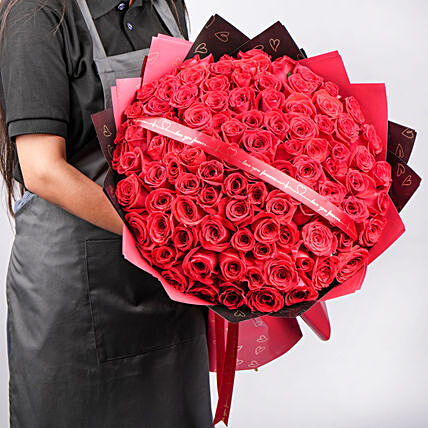 Beautiful Love Bouquet of 100 Roses