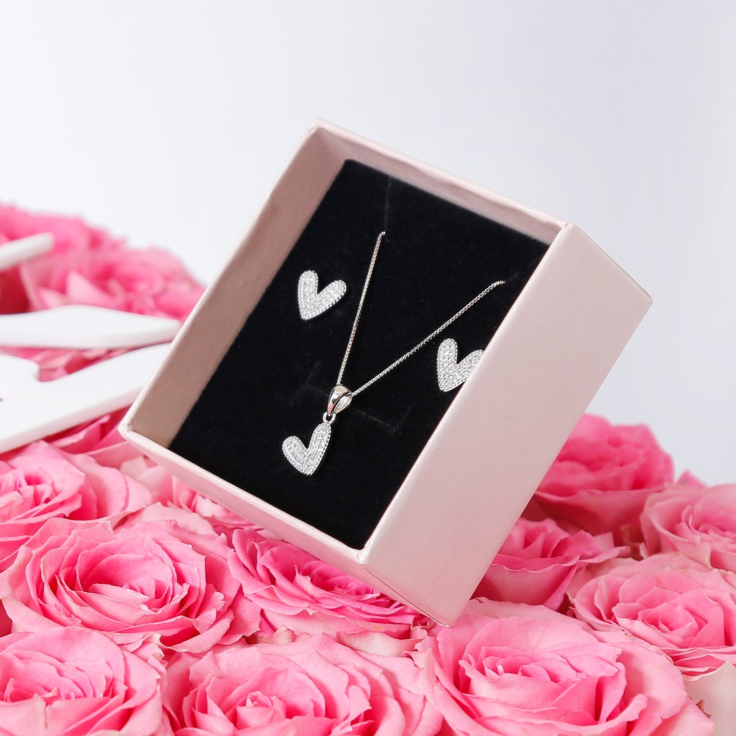 Beautiful Pink Roses Arrangement and Jewelry for Mom