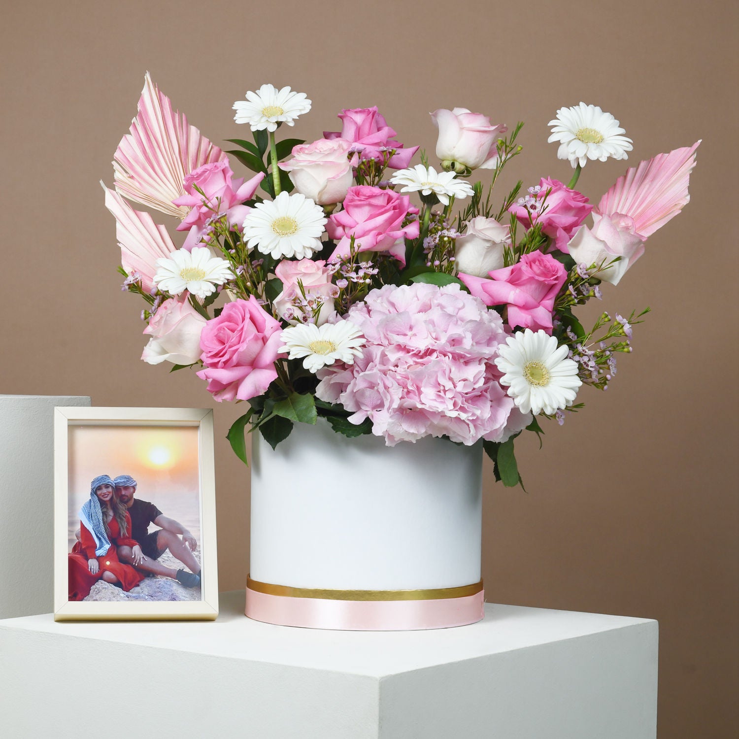 Dazzling Flowers N Photo Frame