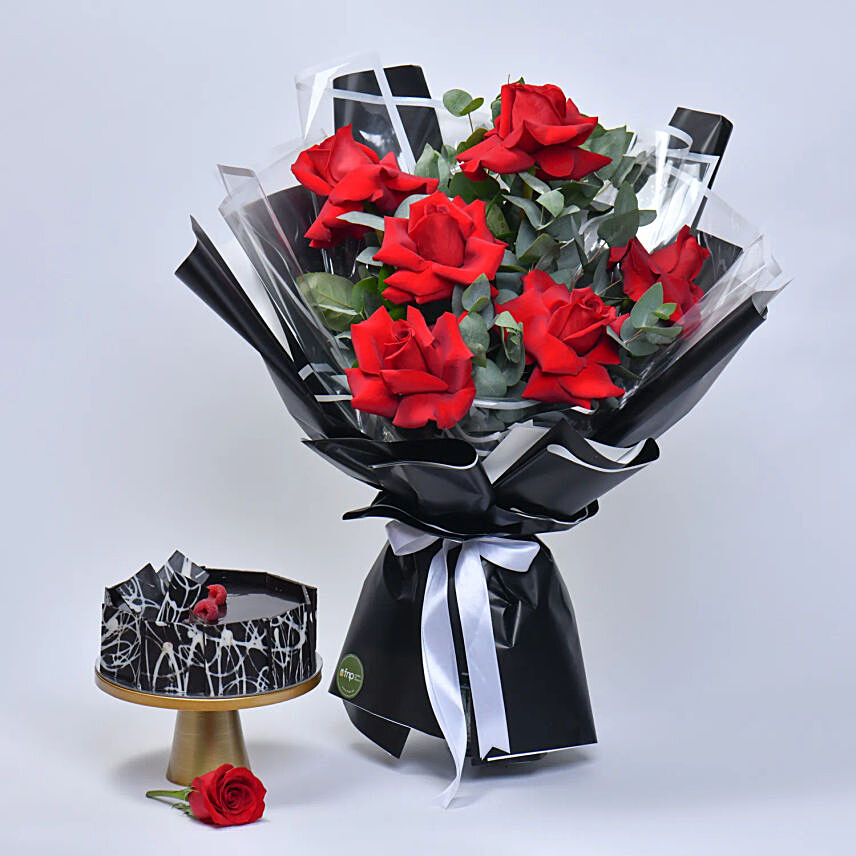 Elegant Roses Bouquet With Chocolate Cake