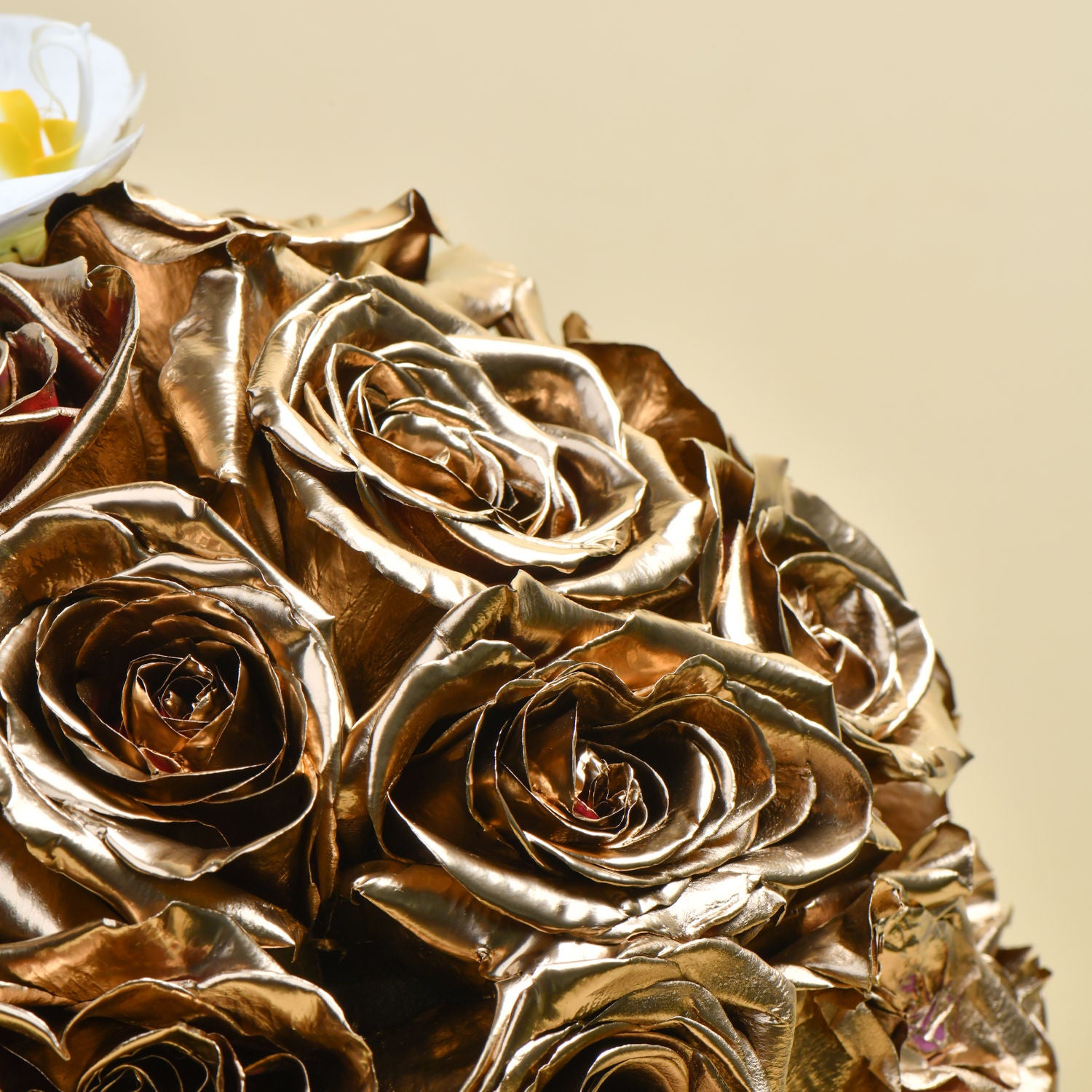 Golden Colored Roses Arrangement