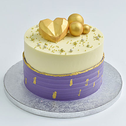 A Golden Heart Treasure Cake