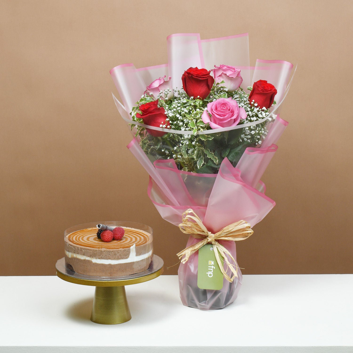 Gorgeous Roses Bouquet With Triple Chocolate Cake