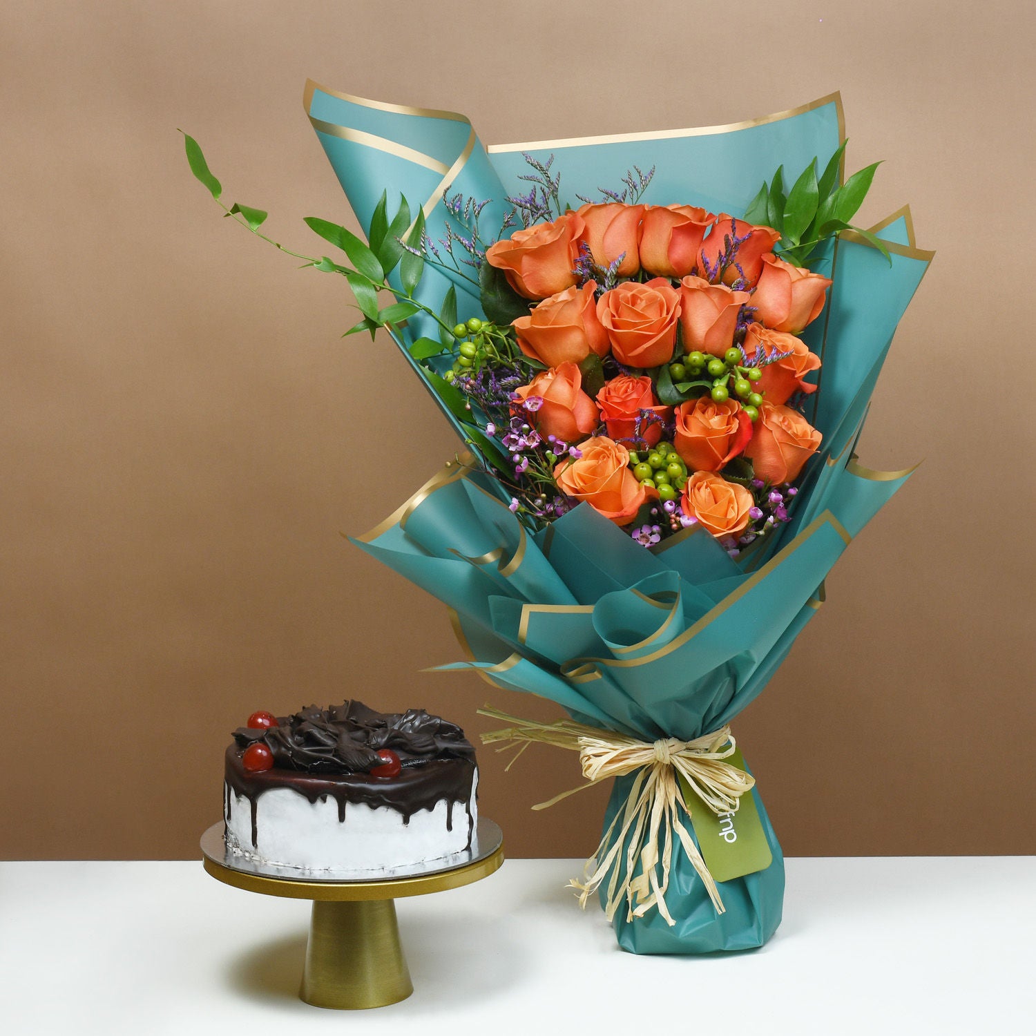 Harvest Glow Roses with Cake Delight