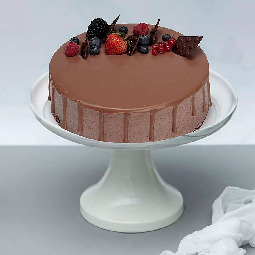 Luscious Berries Chocolate Cake