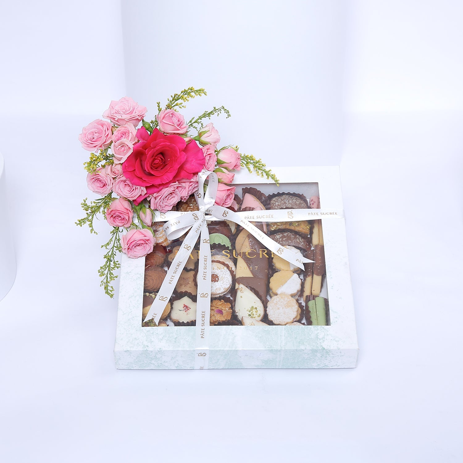 Mix Sweets Box and Flowers