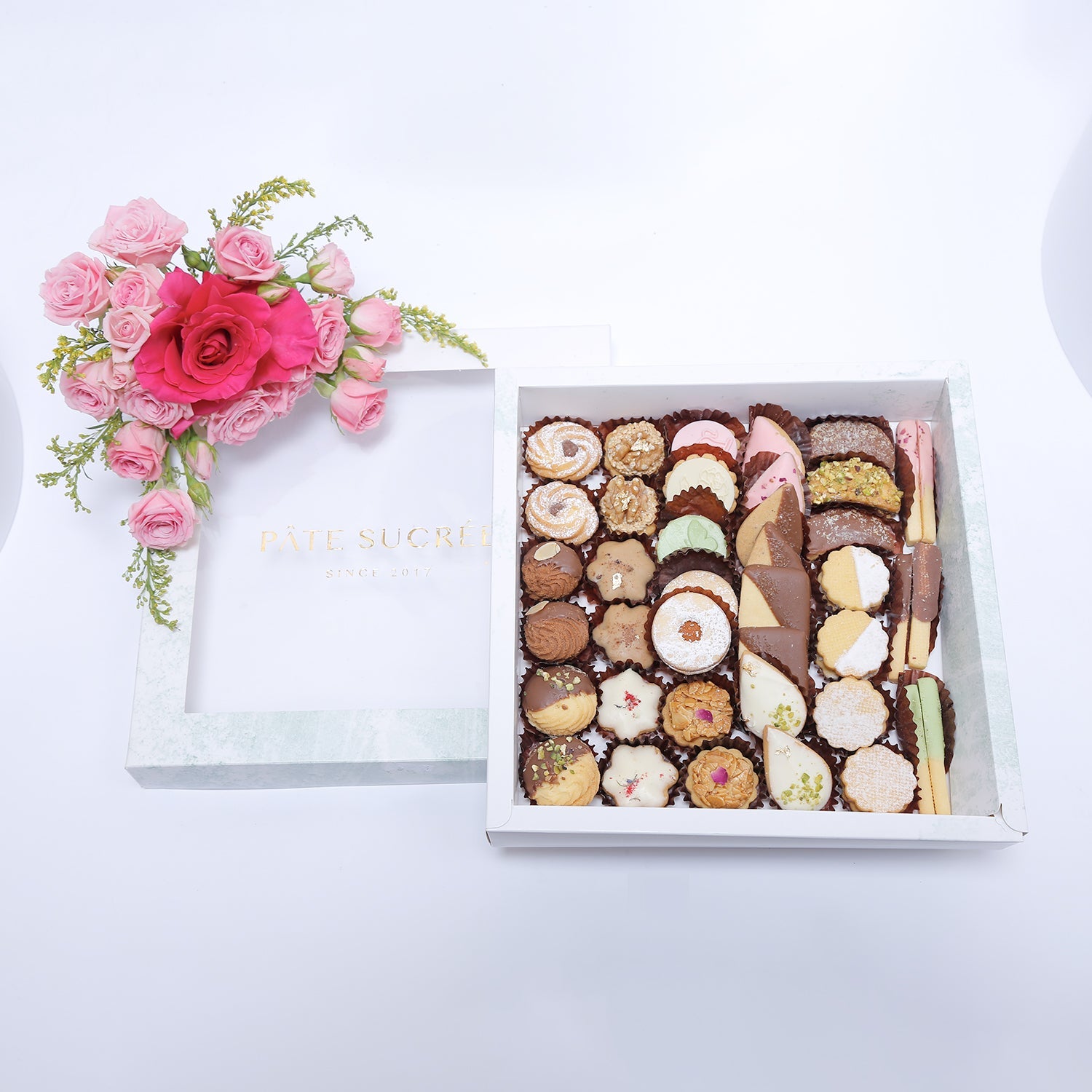 Mix Sweets Box and Flowers