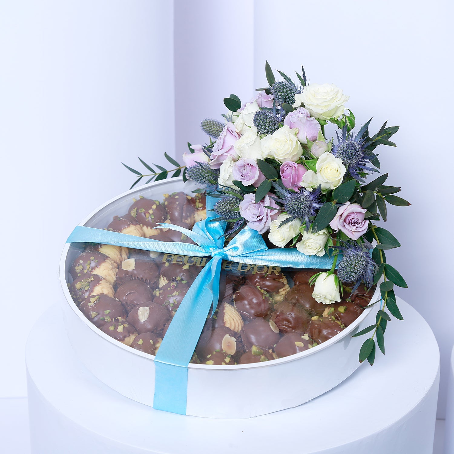 Petit Four Round Shape Box with Flowers
