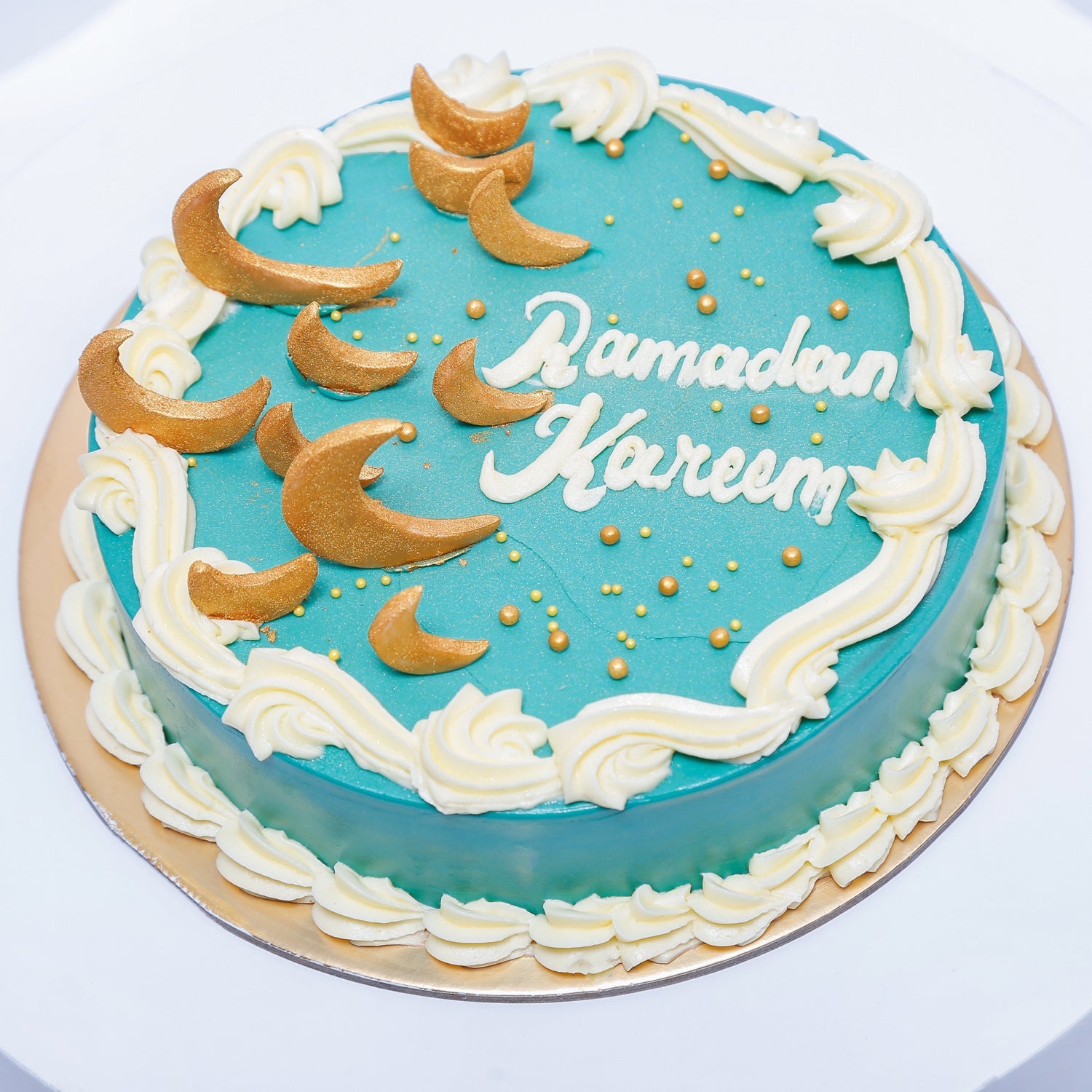 Ramadan Kareem Cake and Mix Roses
