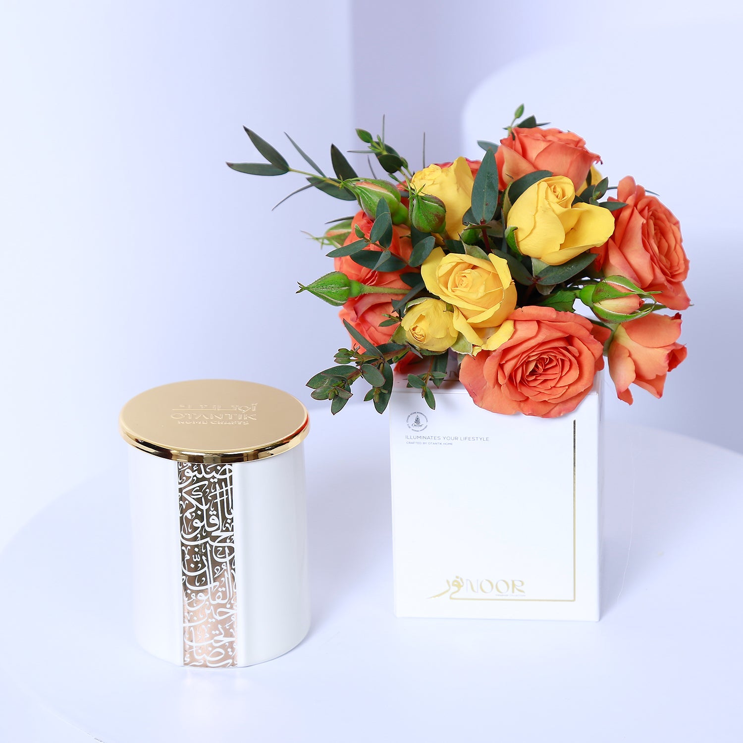 Rose Wood Luxury Candle and Flowers