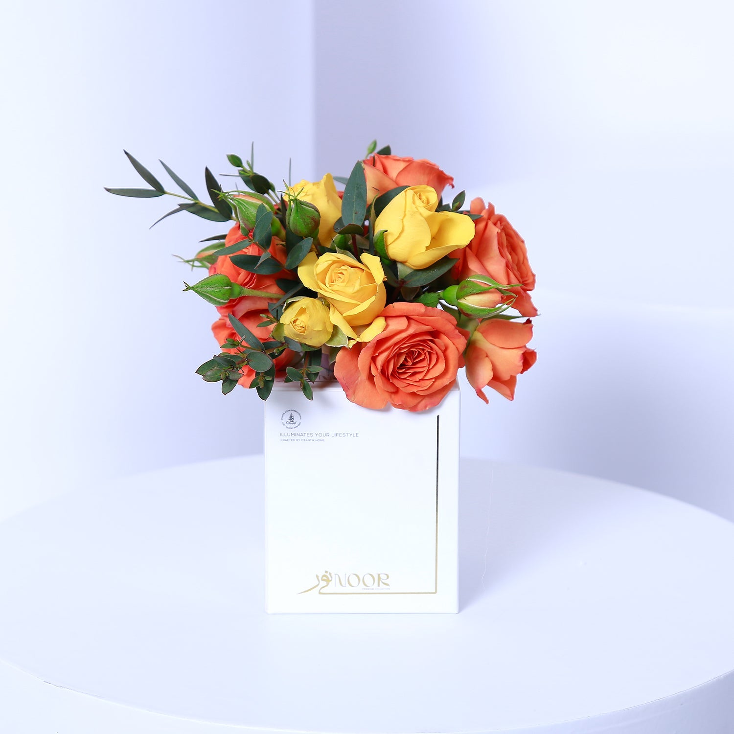 Rose Wood Luxury Candle and Flowers