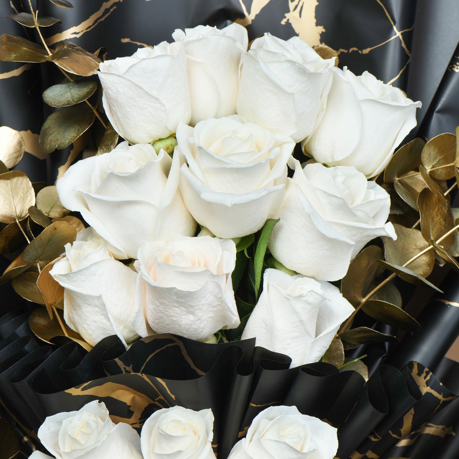 Snowy Roses Bouquet