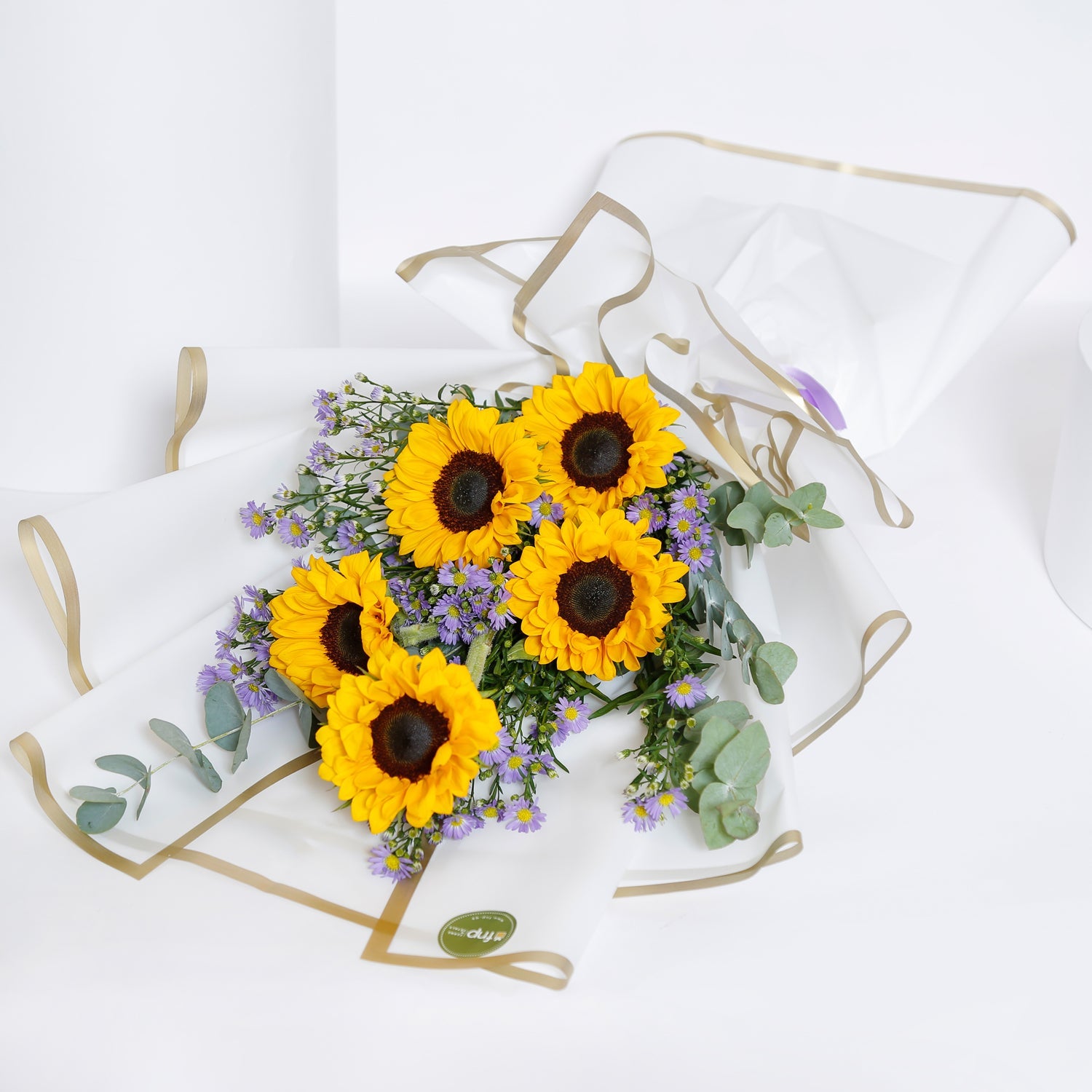 Sunflower Hand Bouquet with Ommi Topper