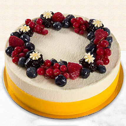 Yummy Vanilla Berry Delight Cake