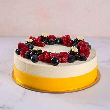 Yummy Vanilla Berry Delight Cake