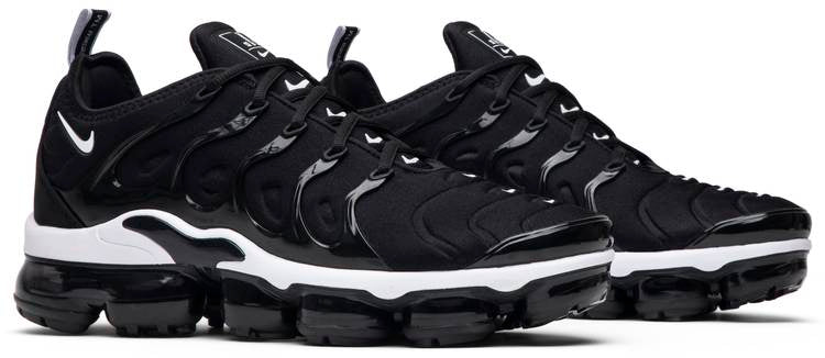 nike vapormax overbranding