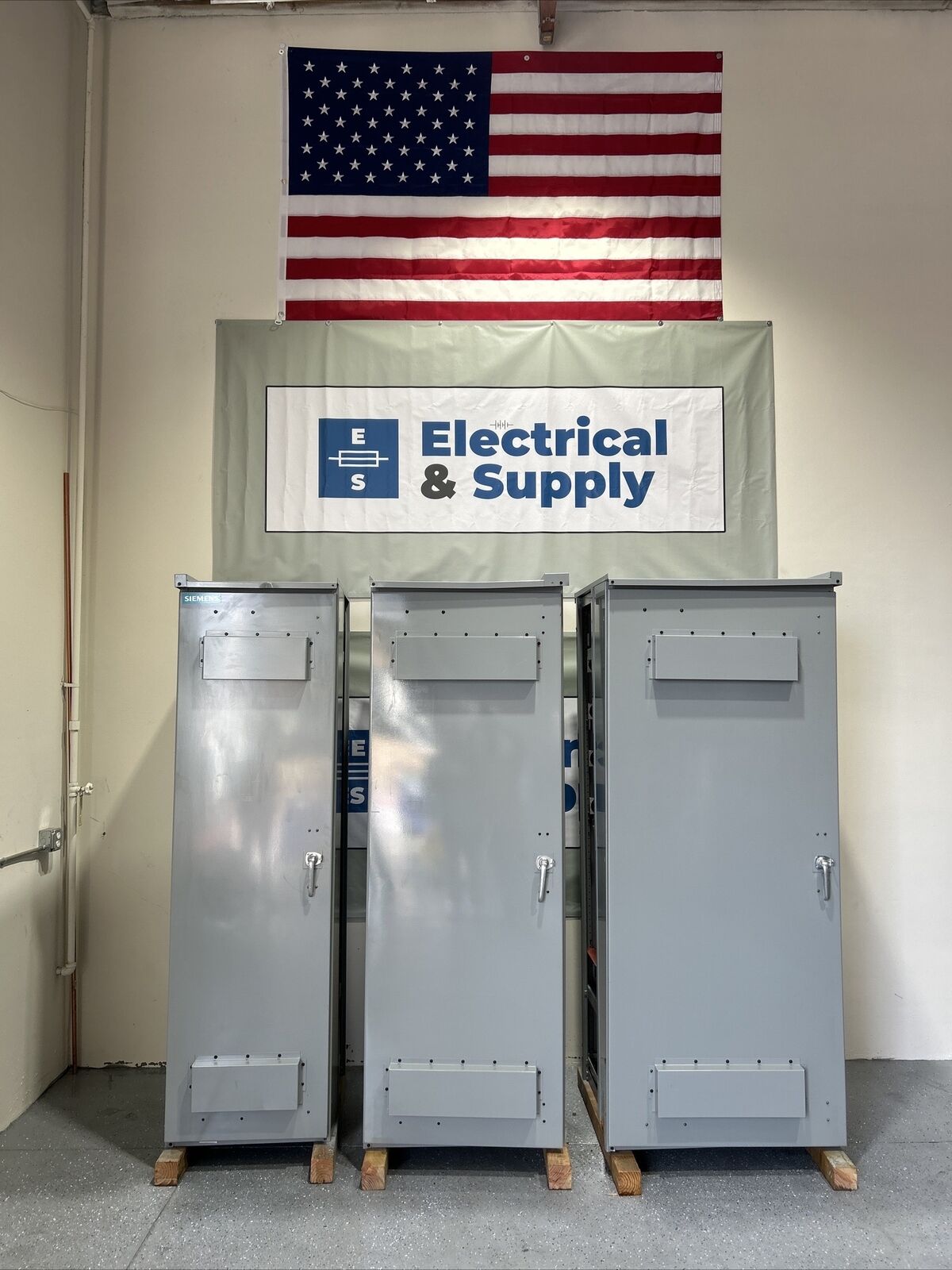 3007795176-020030-03 | Siemens | 600 Amp | 208Y/120 Volt | 3PH 4W | NEMA 3 | New Multi-Meter | 8 Meters