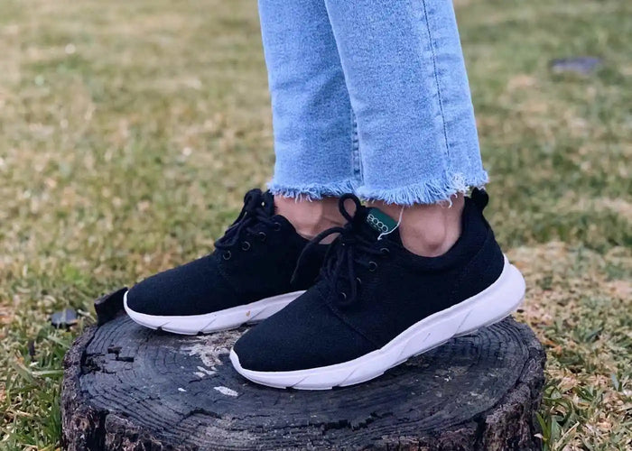 8000Kicks Explorer V2 - The 1st waterproof hemp shoes