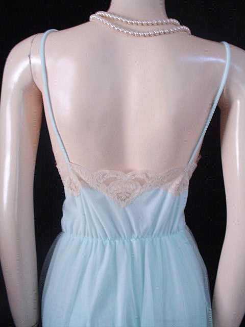 *VINTAGE INTIME DOUBLE NYLON IVORY LACE PEIGNOIR & NIGHTGOWN SET IN LA ...