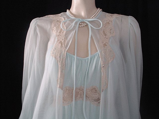 *VINTAGE INTIME DOUBLE NYLON IVORY LACE PEIGNOIR & NIGHTGOWN SET IN LA ...