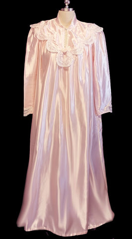 VINTAGE VICTORIAN LOOK DONNA RICHARD SATIN BRIDAL NIGHTGOWN EMBELLISHED WITH SHEER EMBROIDERED LACE & A FABRIC ROSE IN POWDER PUFF PINK
