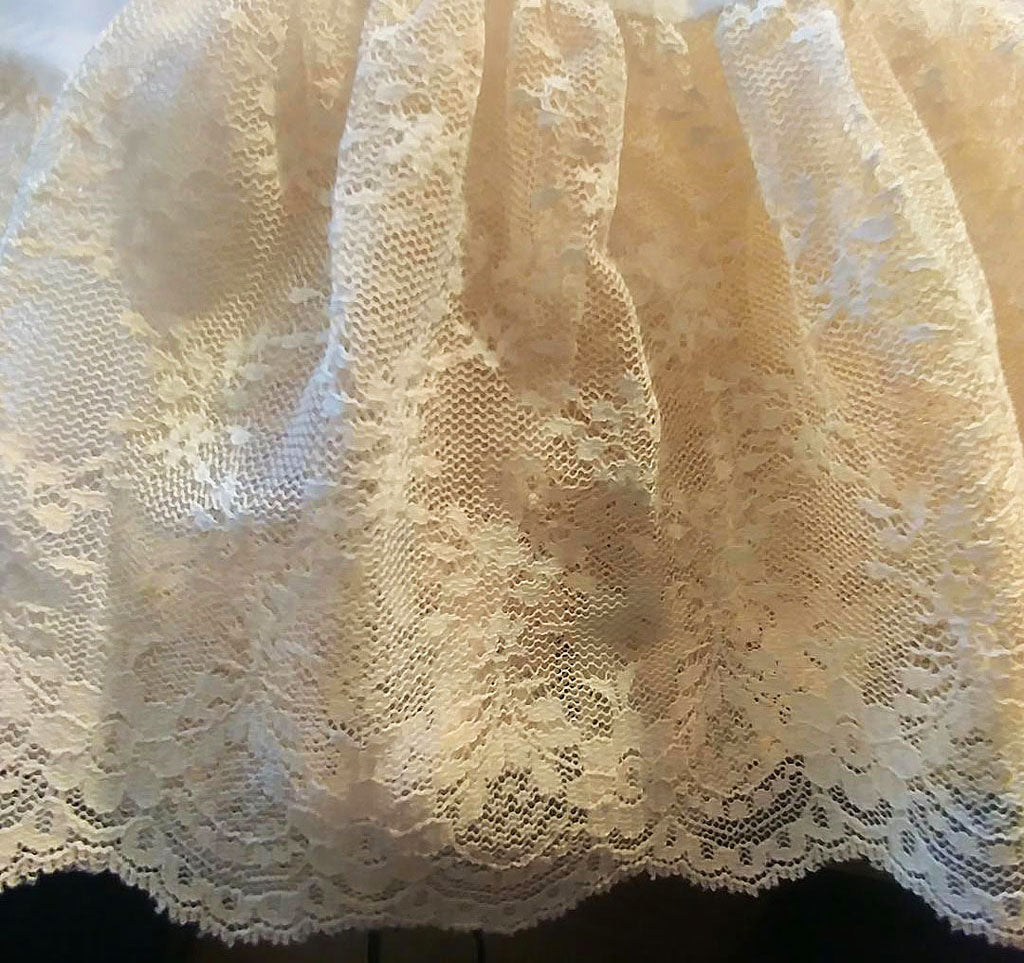 *GLAMOROUS VINTAGE PEACHES 'N CREAM WHITE SHEER HALF SLIP WITH HUGE SC ...