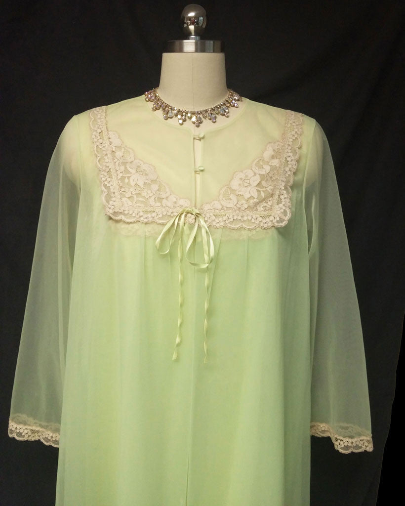 *VINTAGE VANITY FAIR DOUBLE NYLON PEIGNOIR & NIGHTGOWN SET WITH ECRU L ...