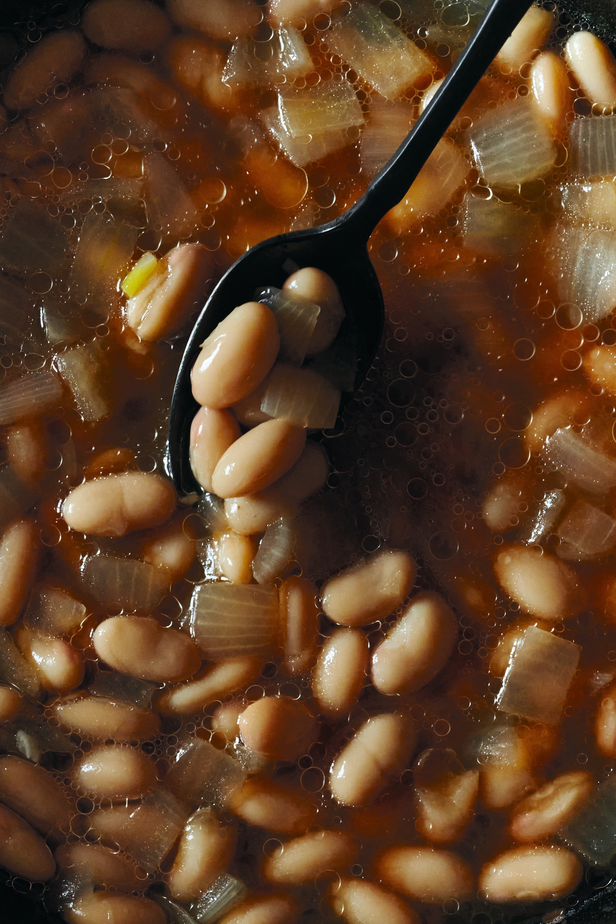 Garlicky White Soup Beans