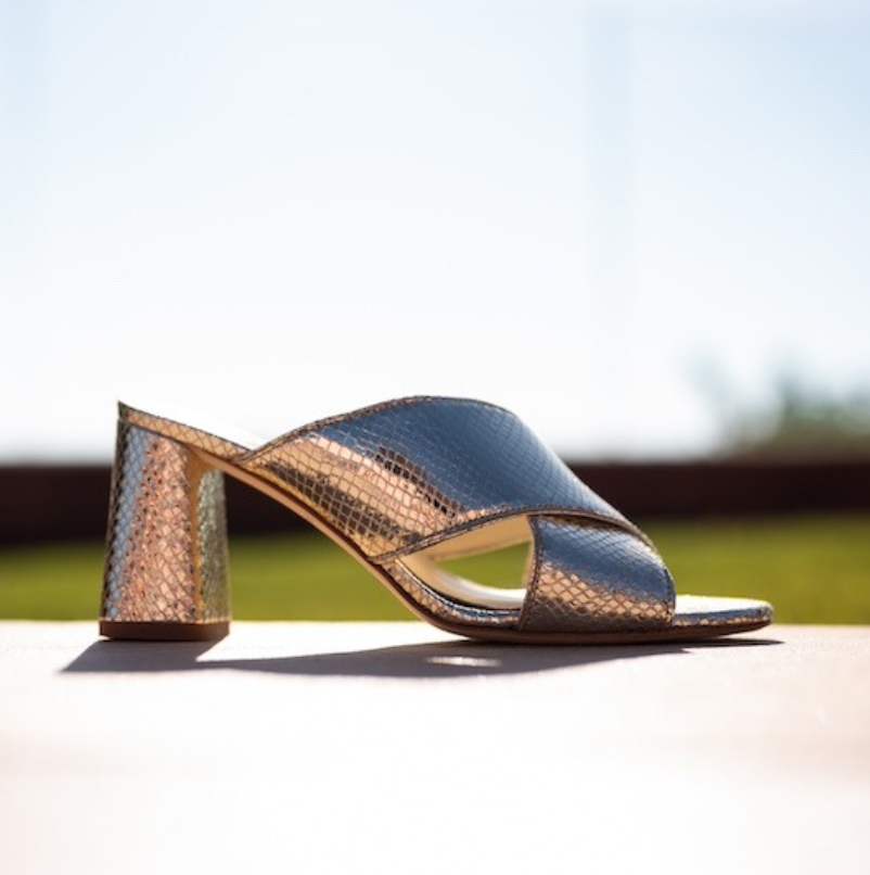 mule-dore-mariage-petit-talon-confortable-chaussure-mariee-chamberlan