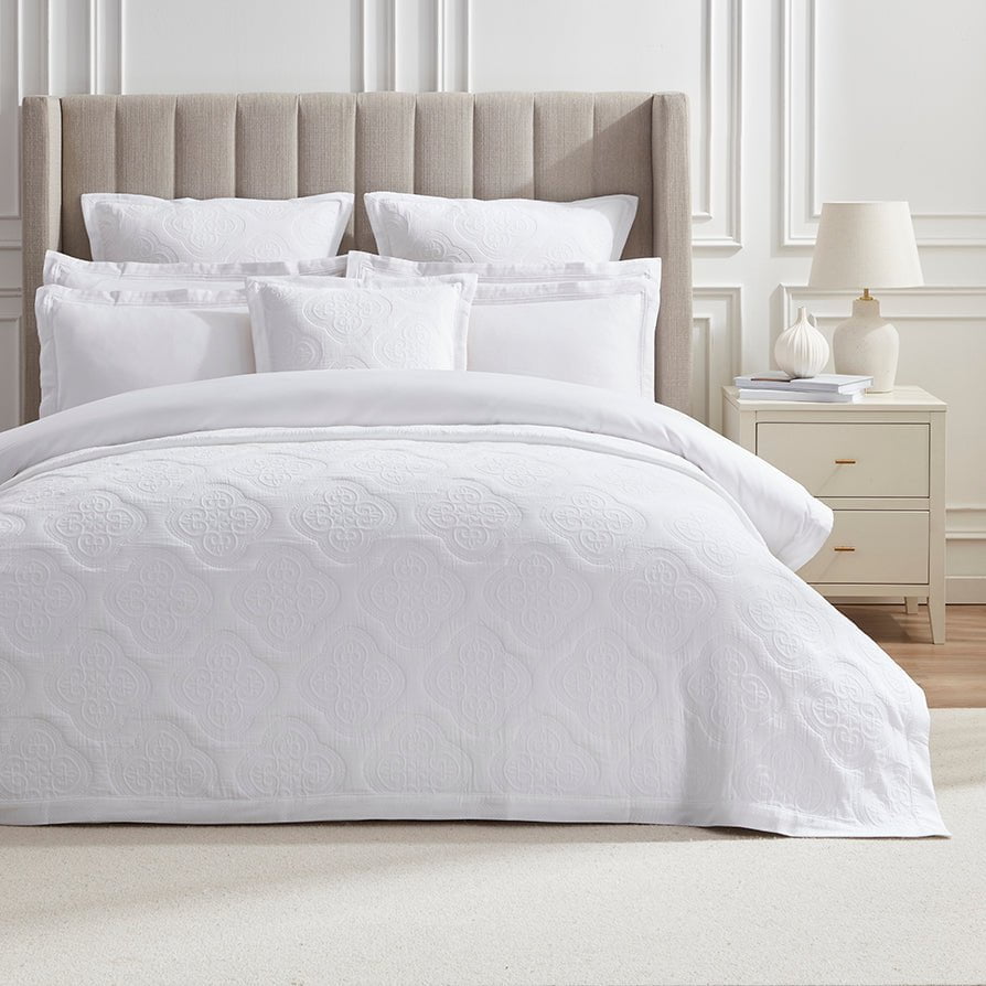 Cannes Matelassé  Bedspread - White