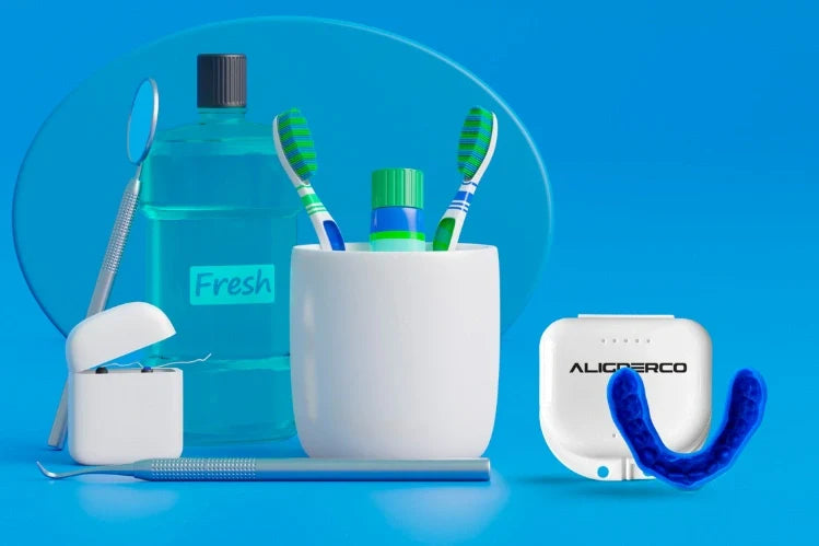 An illustration of ALIGNERCO Mouth Guard along with cleaning essentials.
