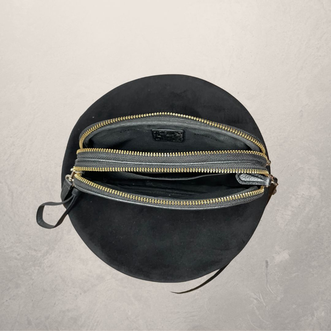 VINTAGE COACH black purse – Revive Haarlem
