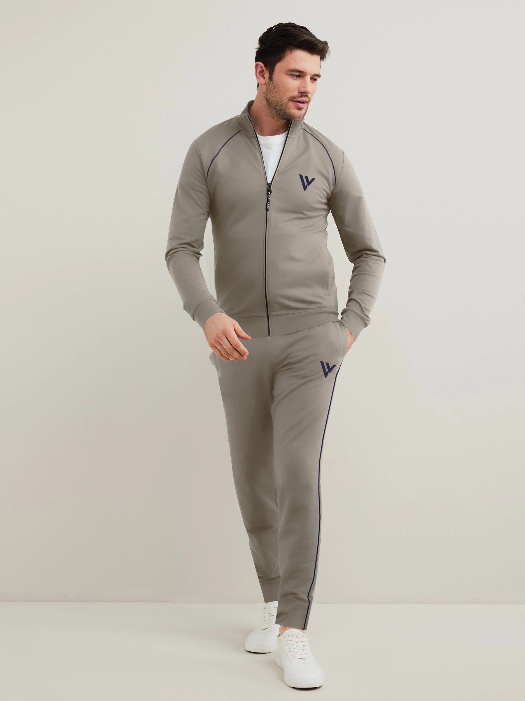 Ladies Tracksuit - louisvicaci