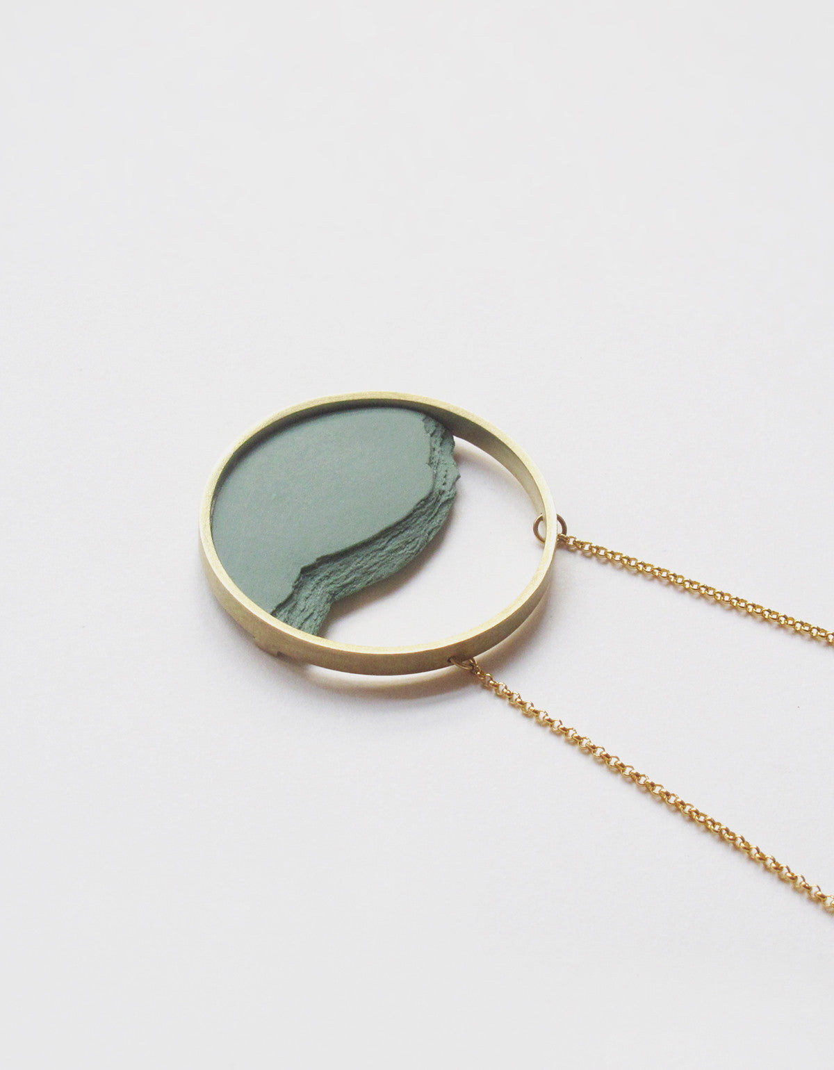 DSNU Gold Circle Frame Necklace, Green