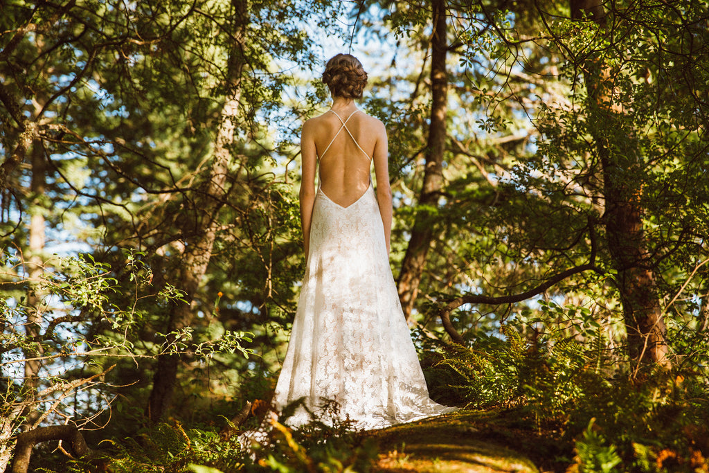 Low Back Stretch Lace Wedding Dress 