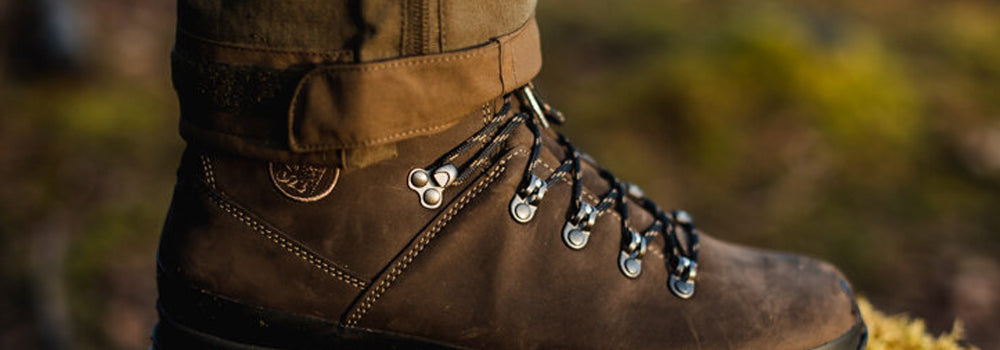 hiking boots,laces,boots