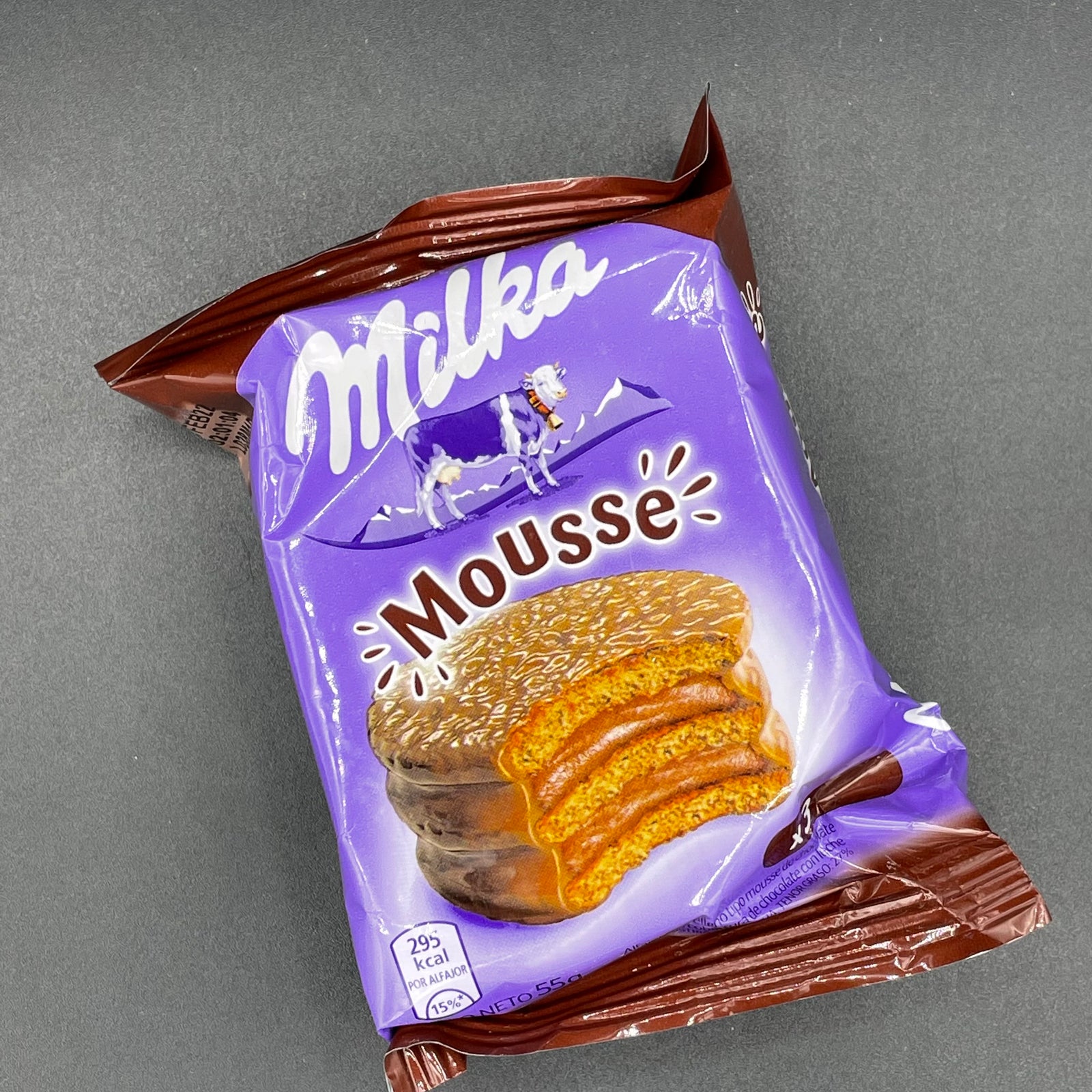 Milka Milk Chocolate ‘Mousse’ Alfajor, with 3x Cookies! 55g (ARGENTINA