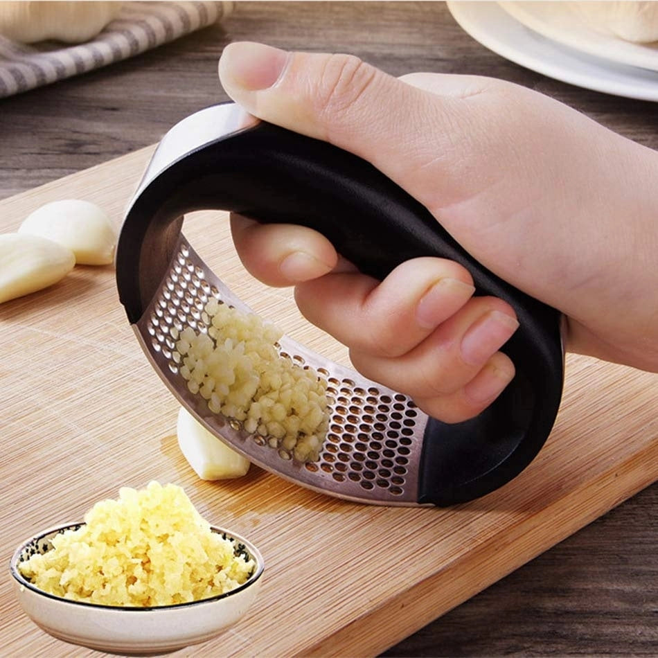 Stainless Steel Garlic Press with Non-Slip Handle for Effortless Mashing