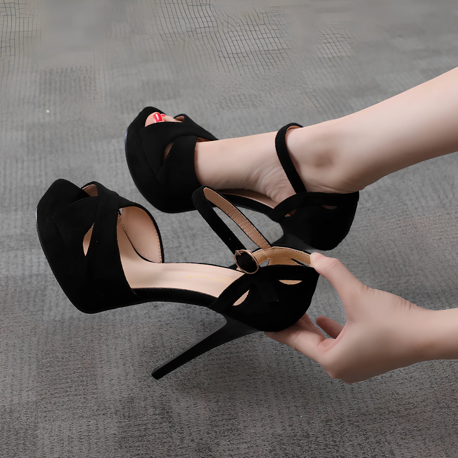 Black women's stiletto heels with fish mouth toe and waterproof platform, Roman style design