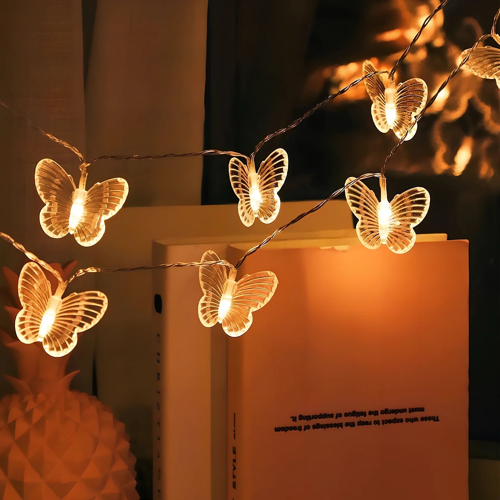3-metre butterfly light string with 20 LEDs spaced 15cm, featuring 4.5x6cm accents, battery operated for Christmas decor
