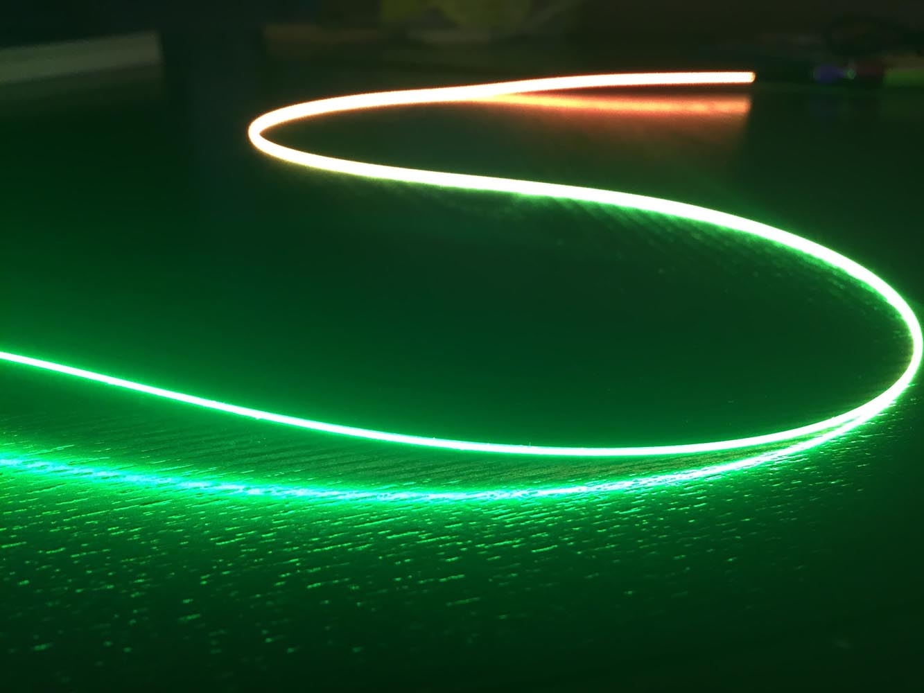 laser wire green and red effect