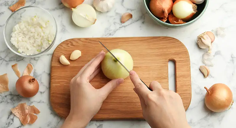 how to cut and onion