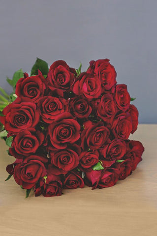 Dozen red roses